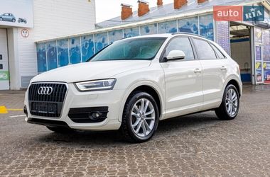 Внедорожник / Кроссовер Audi Q3 2011 в Черновцах