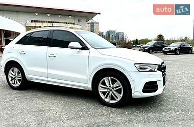 Внедорожник / Кроссовер Audi Q3 2016 в Киеве