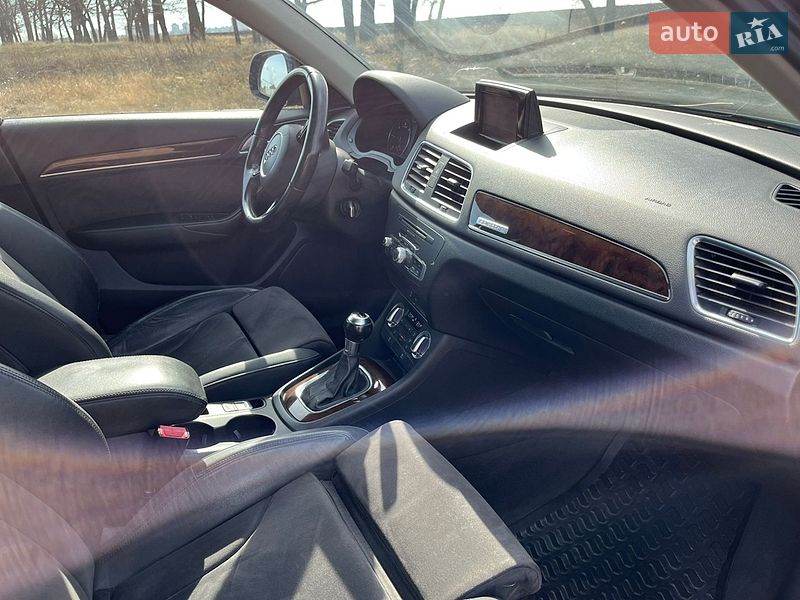 Внедорожник / Кроссовер Audi Q3 2012 в Харькове