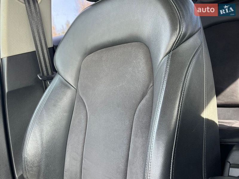 Внедорожник / Кроссовер Audi Q3 2012 в Харькове