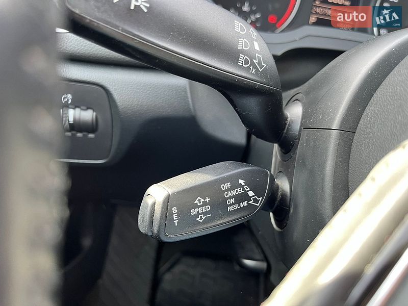 Внедорожник / Кроссовер Audi Q3 2012 в Харькове