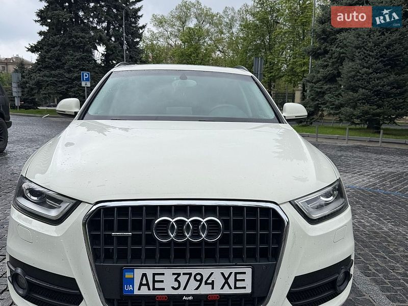 Внедорожник / Кроссовер Audi Q3 2012 в Днепре