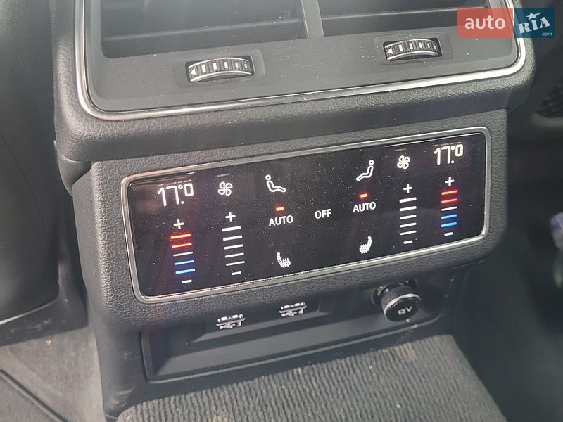 Внедорожник / Кроссовер Audi Q3 2018 в Киеве