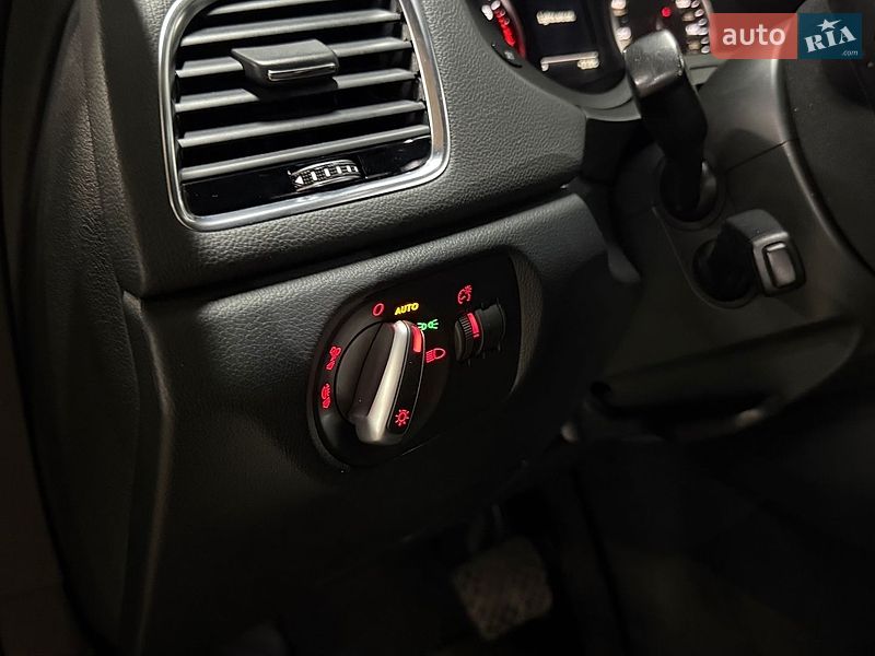 Внедорожник / Кроссовер Audi Q3 2015 в Киеве