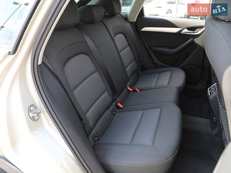 Внедорожник / Кроссовер Audi Q3 2016 в Харькове