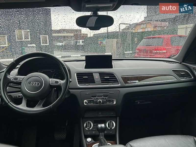 Внедорожник / Кроссовер Audi Q3 2015 в Мукачево