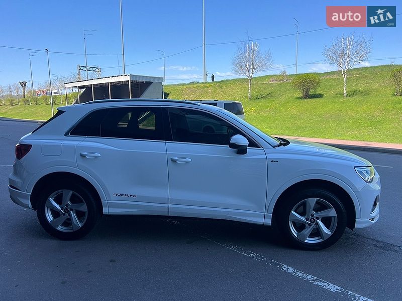 Внедорожник / Кроссовер Audi Q3 2020 в Киеве