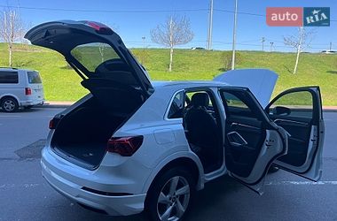 Внедорожник / Кроссовер Audi Q3 2020 в Киеве