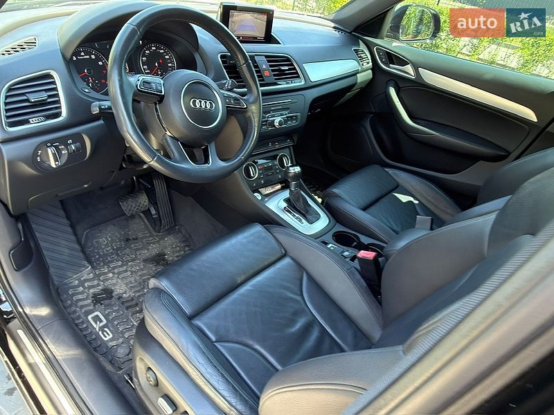 Внедорожник / Кроссовер Audi Q3 2017 в Каменском
