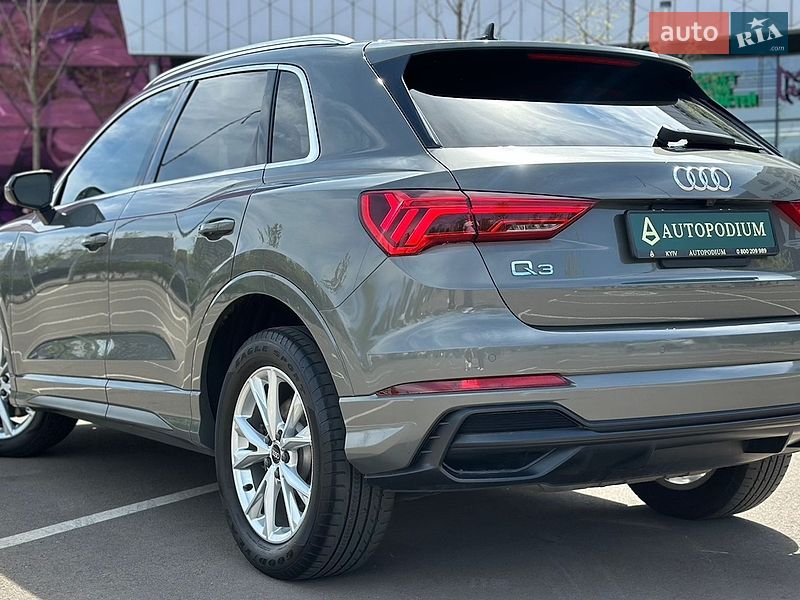 Внедорожник / Кроссовер Audi Q3 2020 в Киеве