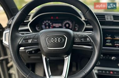 Внедорожник / Кроссовер Audi Q3 2020 в Киеве