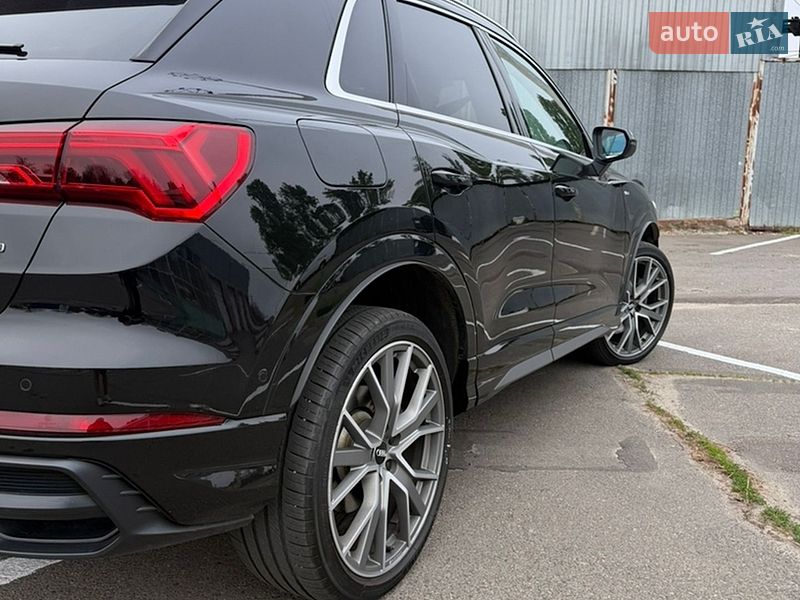 Внедорожник / Кроссовер Audi Q3 2019 в Одессе