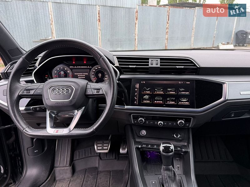 Внедорожник / Кроссовер Audi Q3 2019 в Одессе