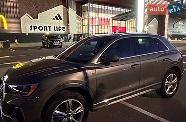 Внедорожник / Кроссовер Audi Q3 2020 в Киеве