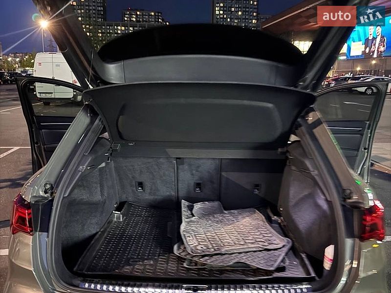 Внедорожник / Кроссовер Audi Q3 2020 в Киеве