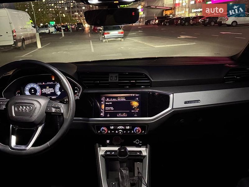 Внедорожник / Кроссовер Audi Q3 2020 в Киеве