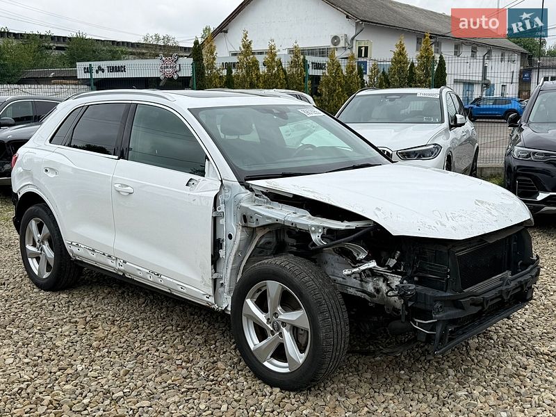 Внедорожник / Кроссовер Audi Q3 2020 в Стрые