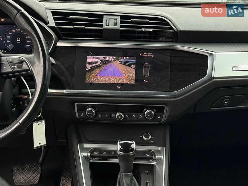 Внедорожник / Кроссовер Audi Q3 2020 в Стрые