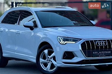 Позашляховик / Кросовер Audi Q3 2020 в Києві