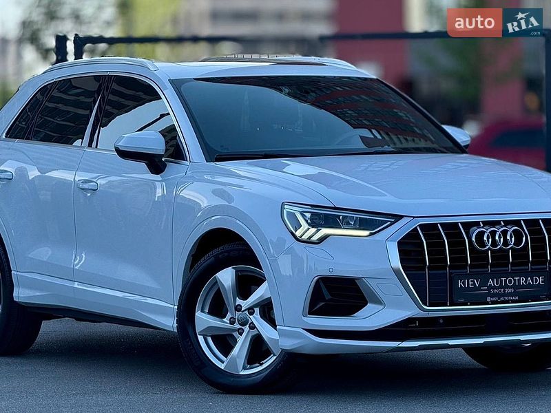 Позашляховик / Кросовер Audi Q3 2020 в Києві