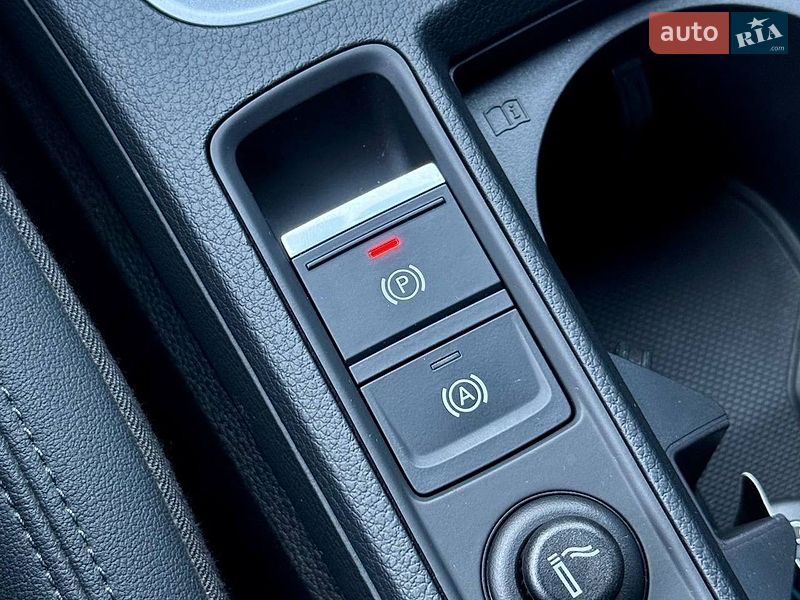 Позашляховик / Кросовер Audi Q3 2020 в Києві