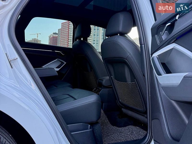 Позашляховик / Кросовер Audi Q3 2020 в Києві