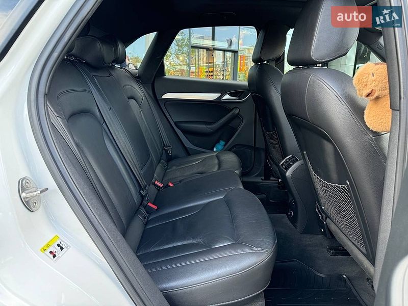 Внедорожник / Кроссовер Audi Q3 2017 в Киеве