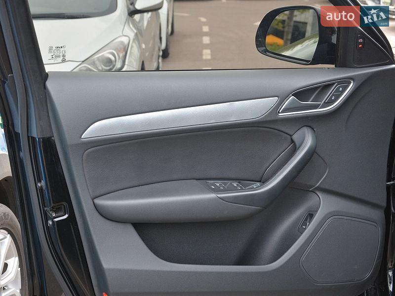 Позашляховик / Кросовер Audi Q3 2016 в Києві