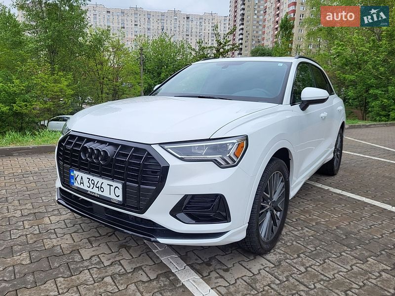 Внедорожник / Кроссовер Audi Q3 2022 в Киеве