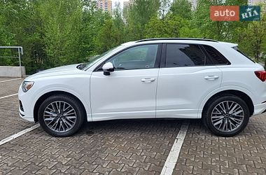 Внедорожник / Кроссовер Audi Q3 2022 в Киеве