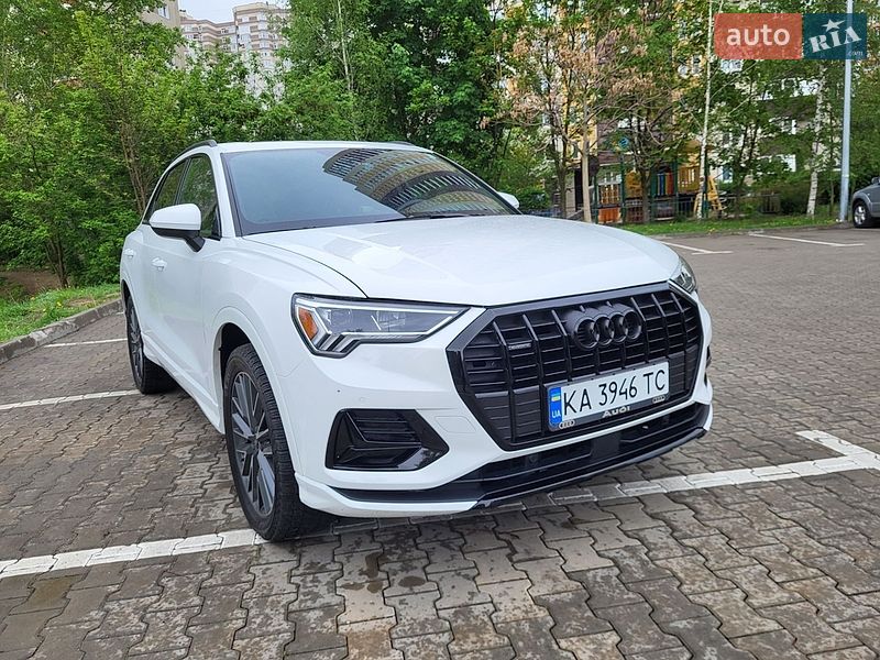 Внедорожник / Кроссовер Audi Q3 2022 в Киеве