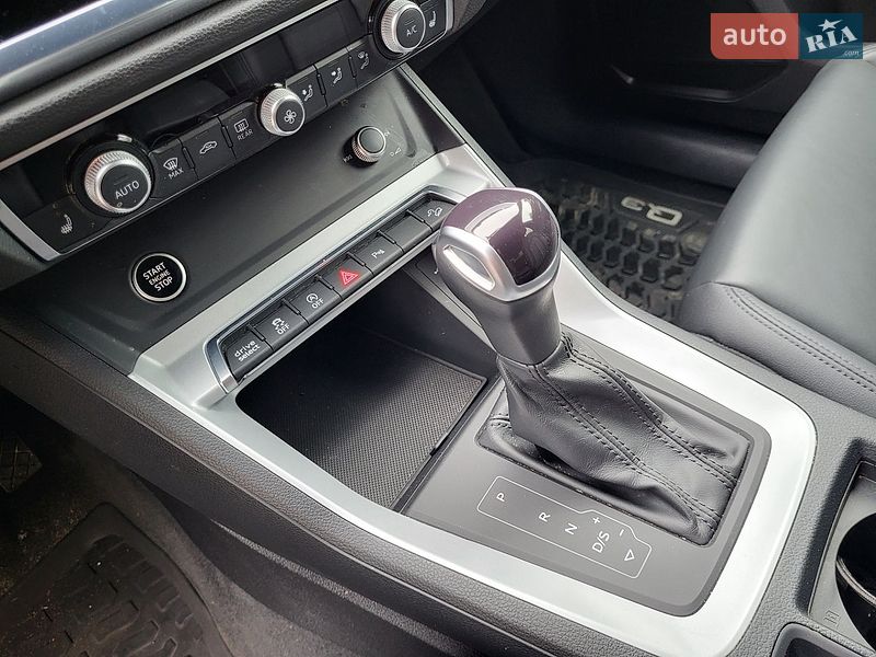 Внедорожник / Кроссовер Audi Q3 2022 в Киеве