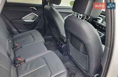 Внедорожник / Кроссовер Audi Q3 2022 в Киеве