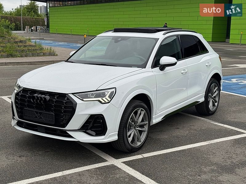 Внедорожник / Кроссовер Audi Q3 2023 в Киеве