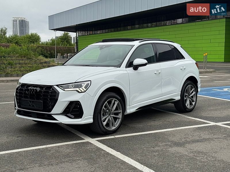 Внедорожник / Кроссовер Audi Q3 2023 в Киеве