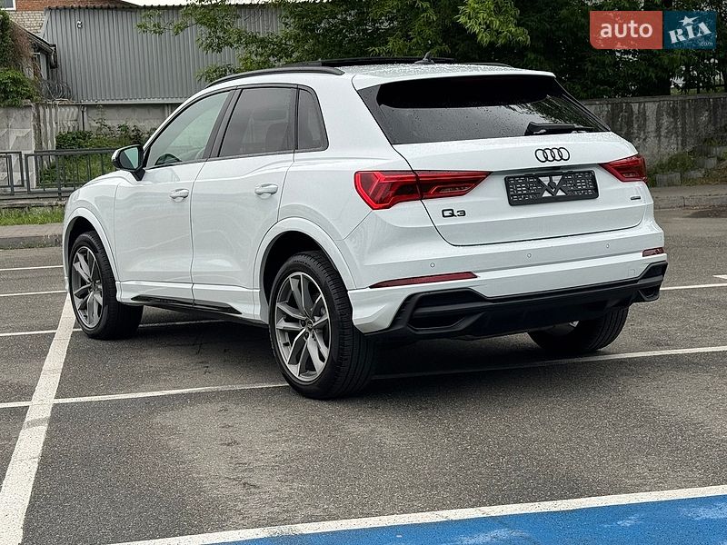Внедорожник / Кроссовер Audi Q3 2023 в Киеве