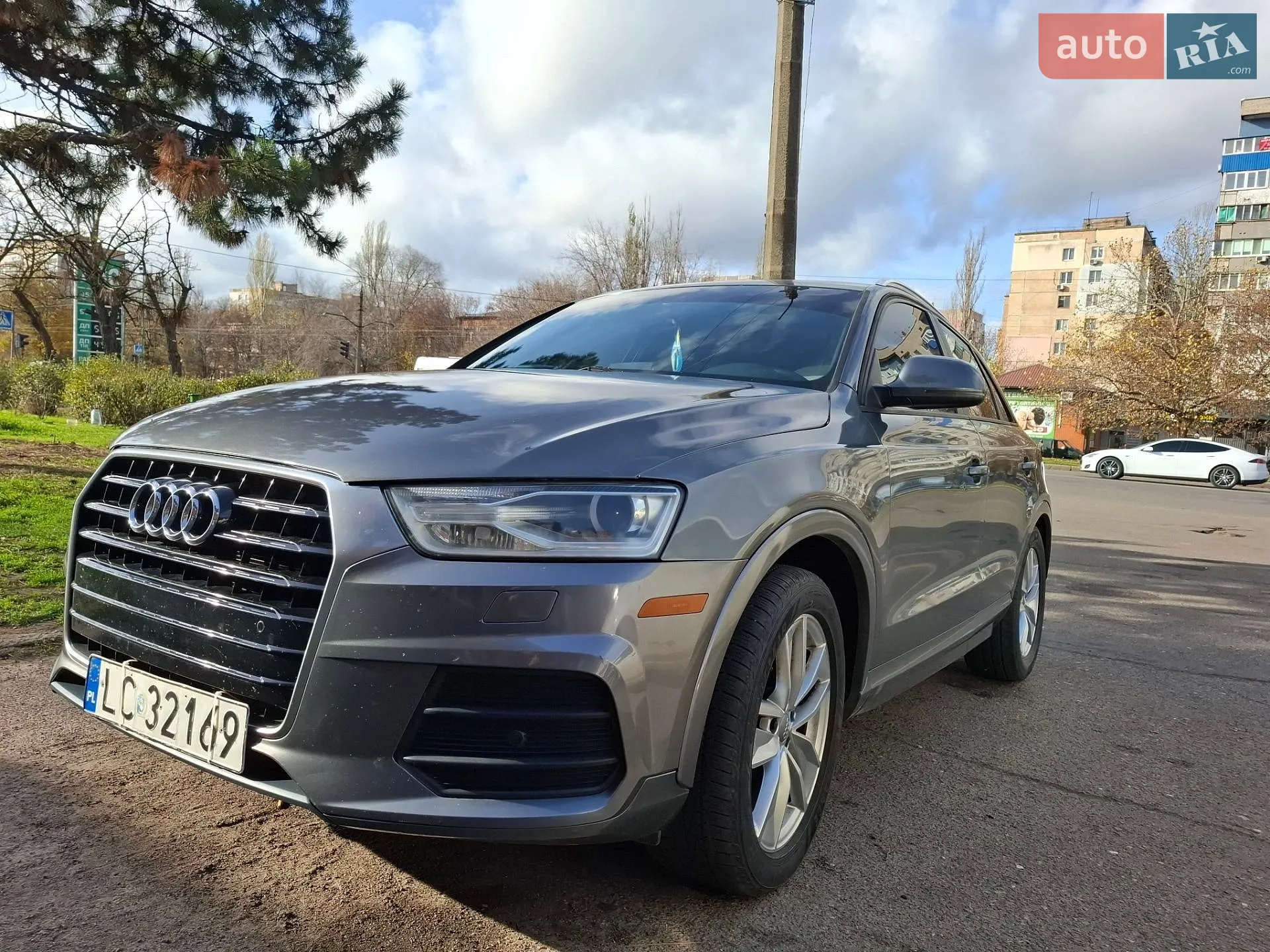 Audi Q3 2016 VIN WA1BCCFS5HR005531 фото оголошення 4 з 12