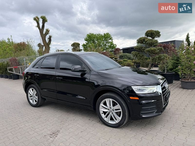 Внедорожник / Кроссовер Audi Q3 2017 в Луцке
