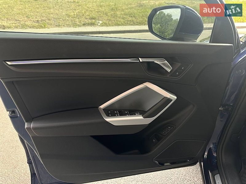 Позашляховик / Кросовер Audi Q3 2024 в Києві