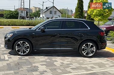 Внедорожник / Кроссовер Audi Q3 2020 в Киеве
