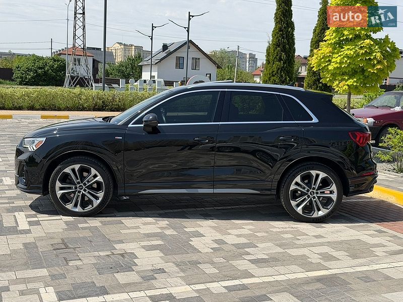 Внедорожник / Кроссовер Audi Q3 2020 в Киеве