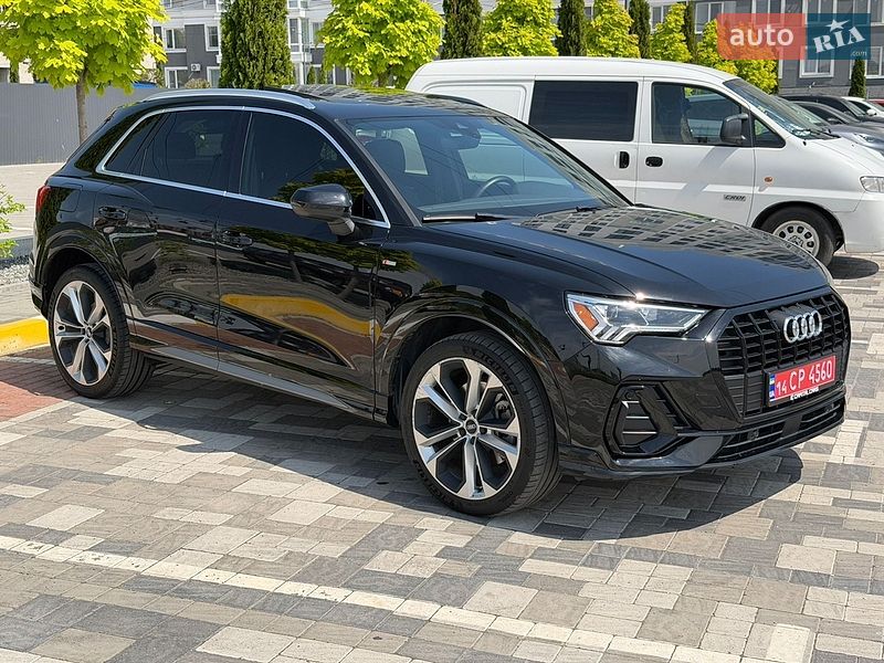 Внедорожник / Кроссовер Audi Q3 2020 в Киеве
