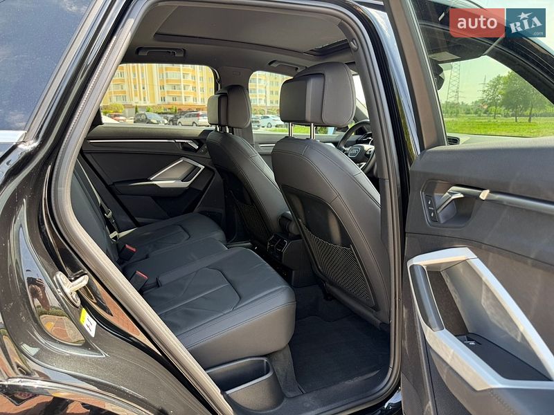 Внедорожник / Кроссовер Audi Q3 2020 в Киеве