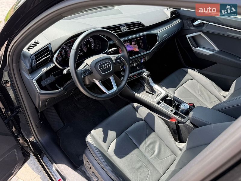 Внедорожник / Кроссовер Audi Q3 2020 в Киеве