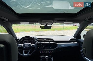 Внедорожник / Кроссовер Audi Q3 2020 в Киеве