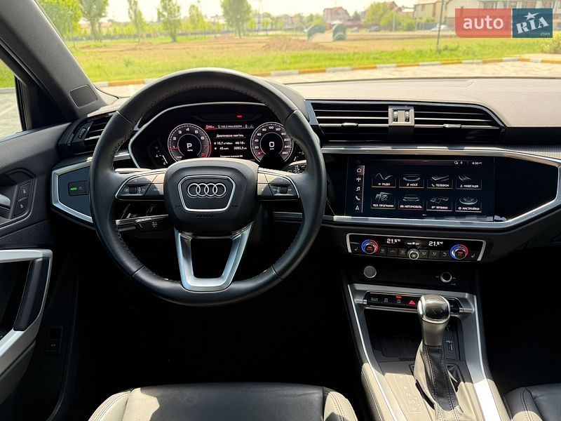 Внедорожник / Кроссовер Audi Q3 2020 в Киеве