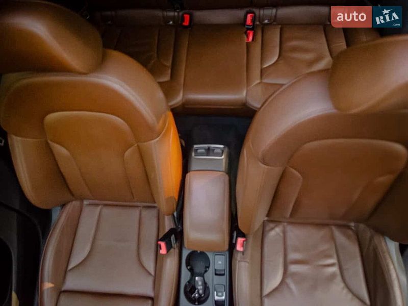Позашляховик / Кросовер Audi Q3 2015 в Львові