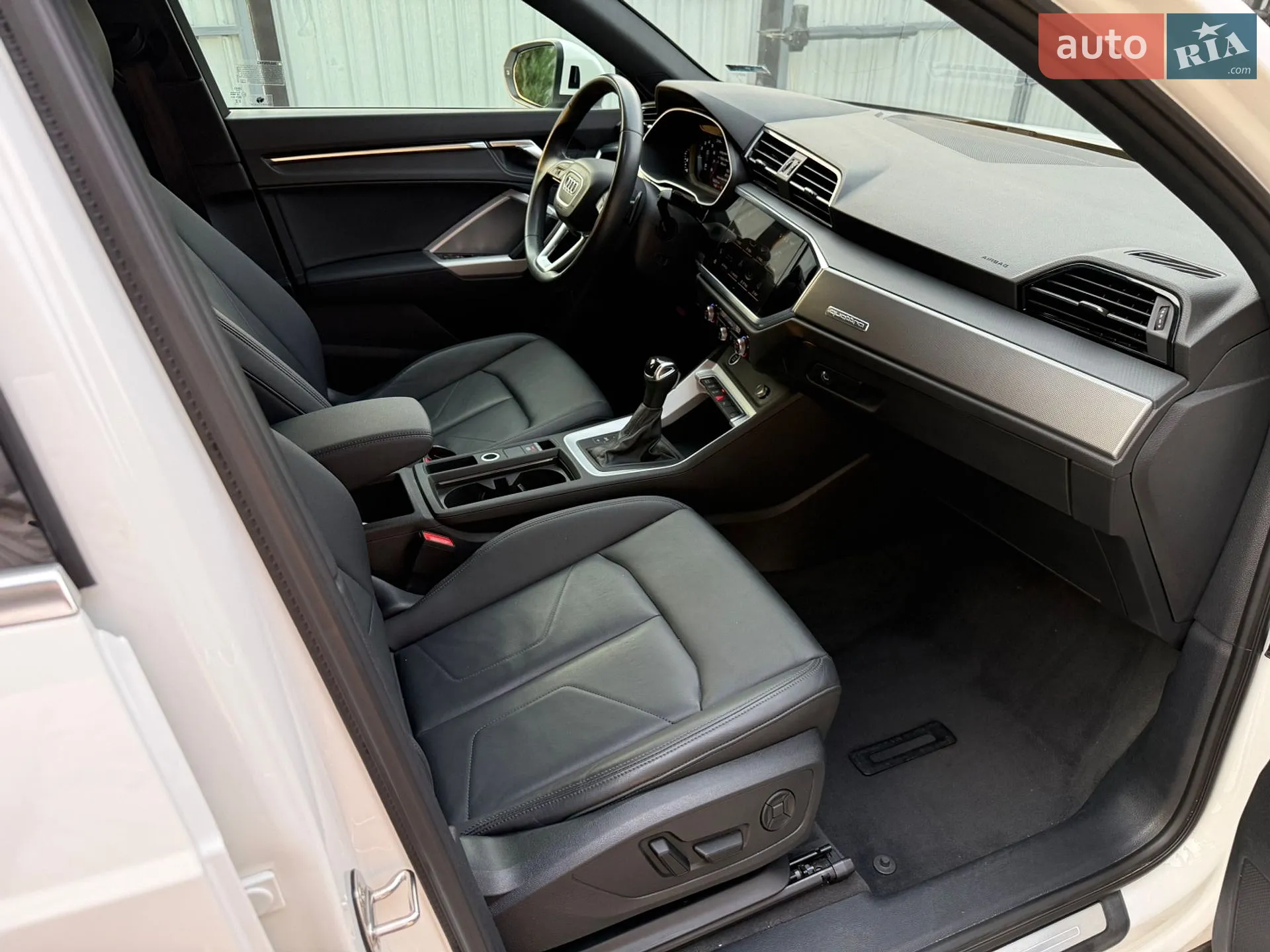 Audi Q3 2023 VIN WA1DECF33P1106205 фото оголошення 26 з 38