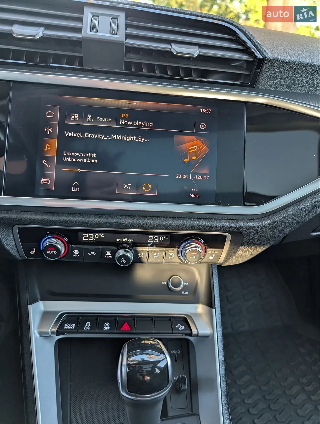 2019 Audi Q3 - мініатюра 18