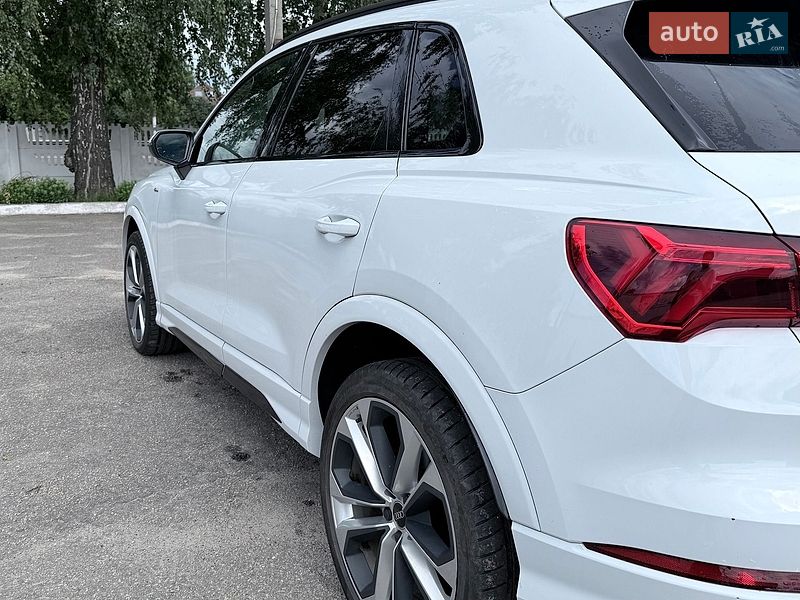 Внедорожник / Кроссовер Audi Q3 2020 в Харькове